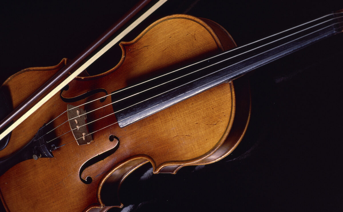 Violin detail, representing Pasadena Symphony and POPS summer 2023 concert series